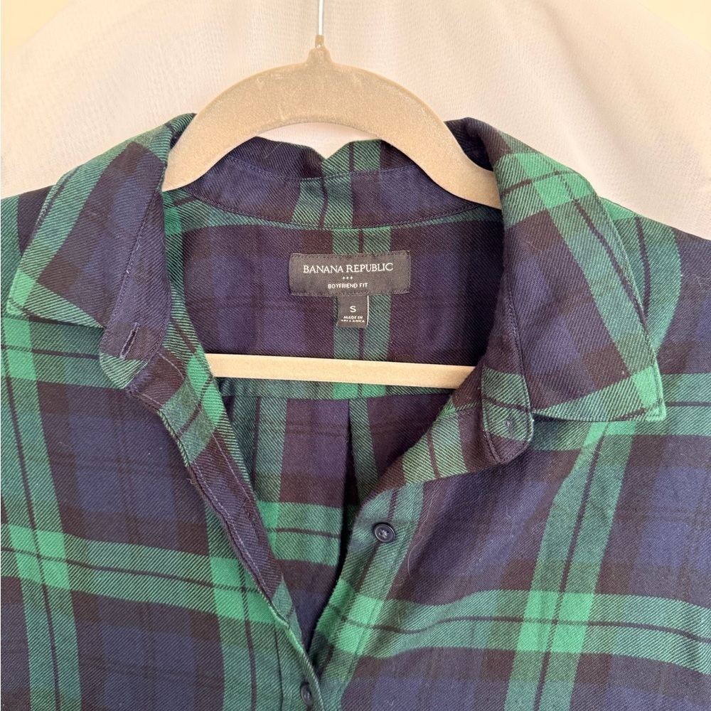 Bundle of 4 great button up collared tops Size Small - Picture 8 of 12